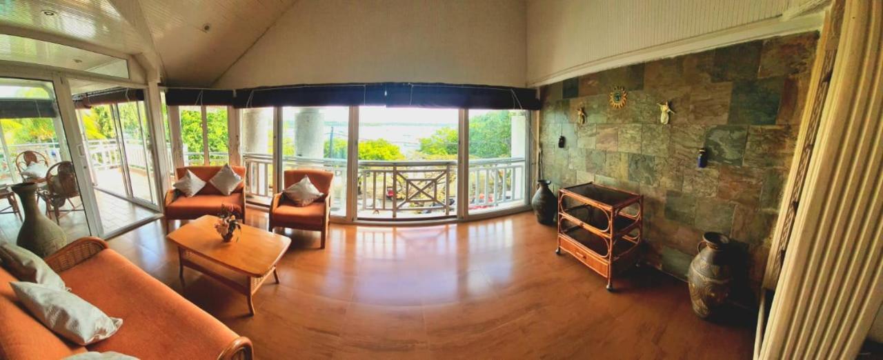 Beachfront Penthouse With Panoramic Ocean View グランベ エクステリア 写真
