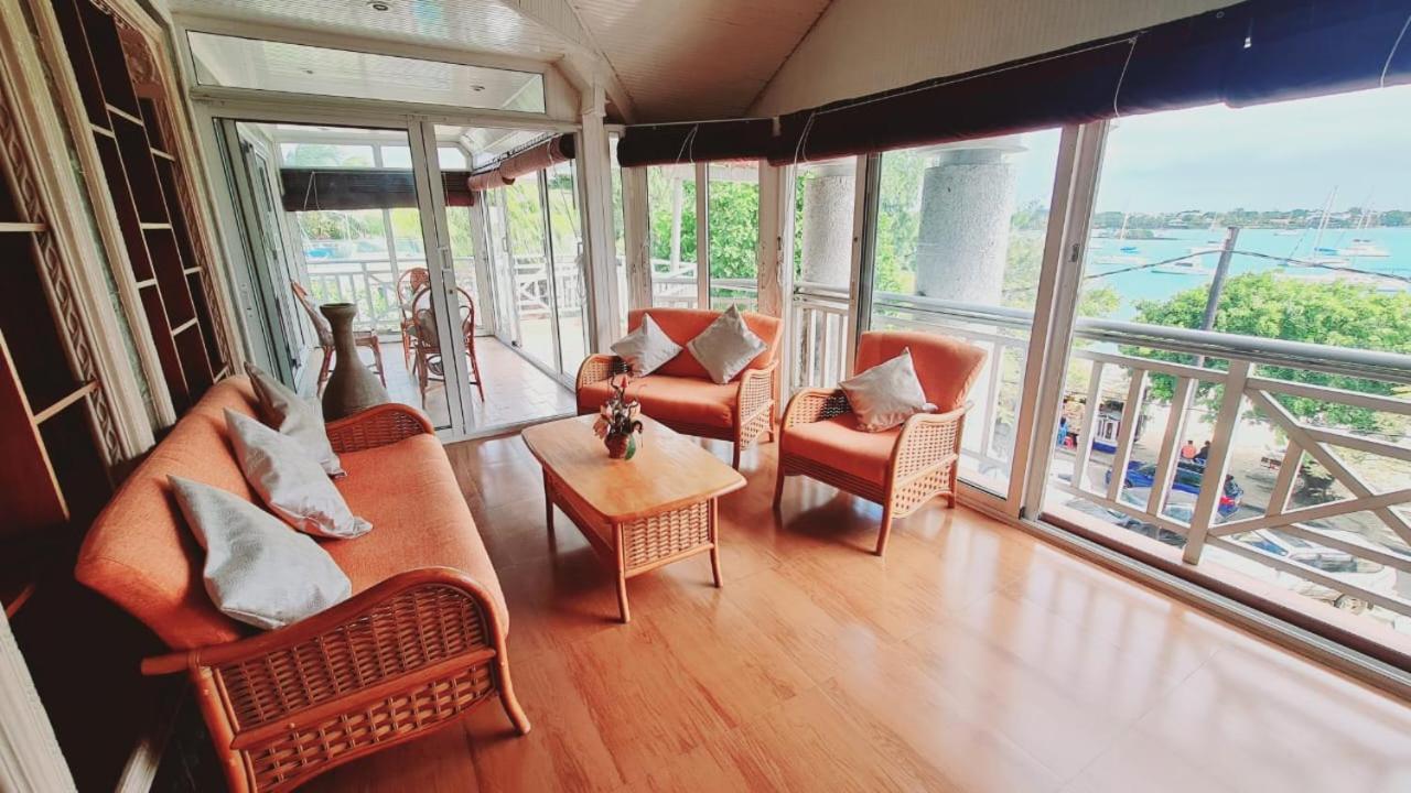 Beachfront Penthouse With Panoramic Ocean View グランベ エクステリア 写真